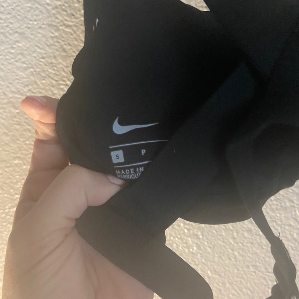 Nike Racerback Style Sports Bra Size Small - Picture 4 of 4